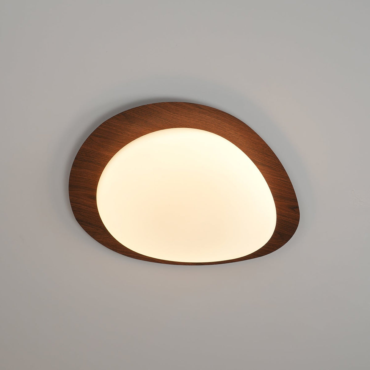Sylenia Deckenleuchte Pebble Walnuss Holzmasse Acryl LED