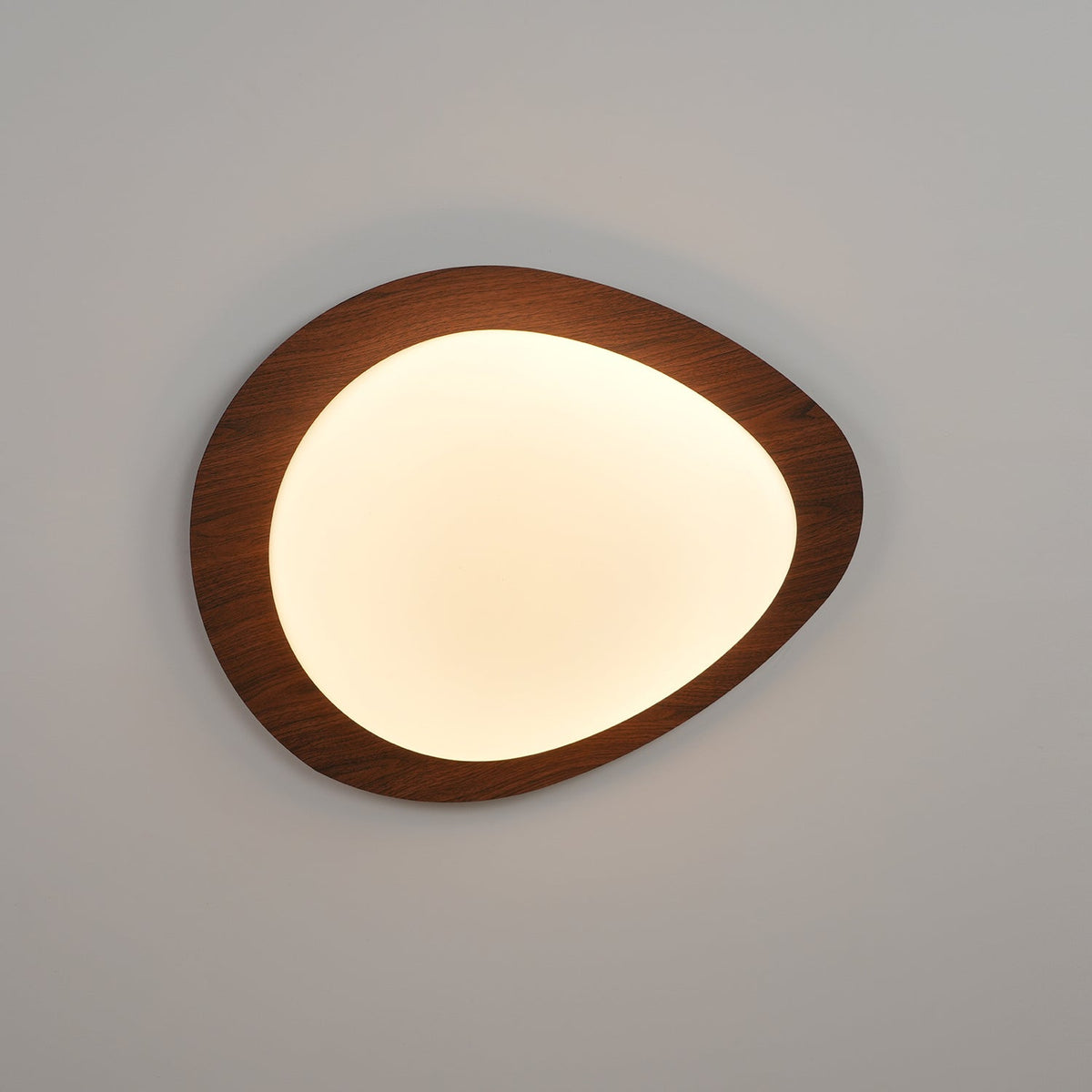 Sylenia Deckenleuchte Pebble Walnuss Holzmasse Acryl LED