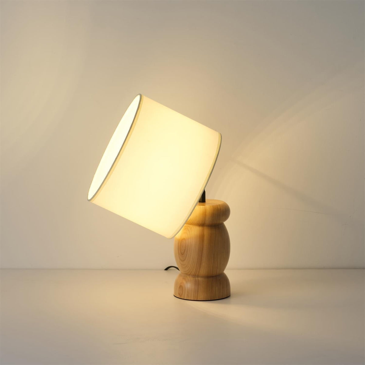 Beadon Tischleuchte aus Holz