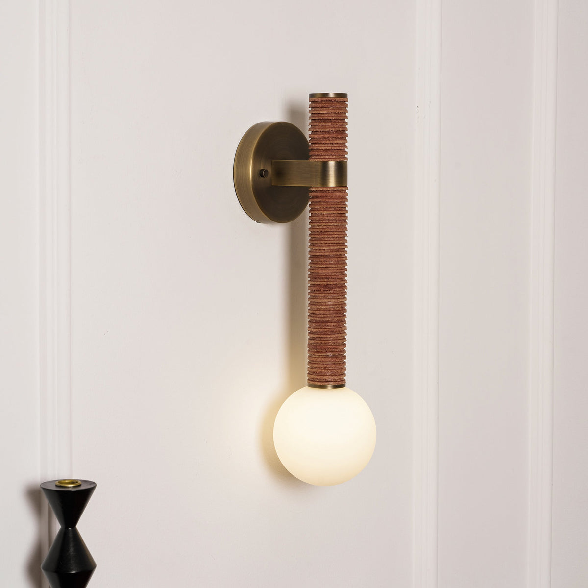 Cordelia Wandleuchte Antique Brass & Braun