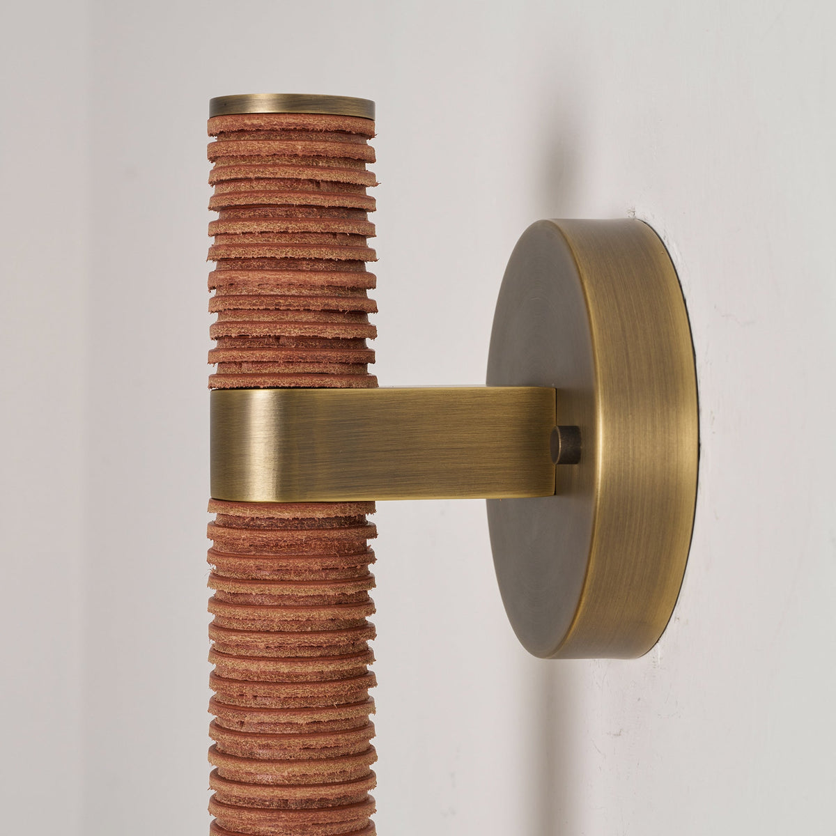 Cordelia Wandleuchte Antique Brass & Braun