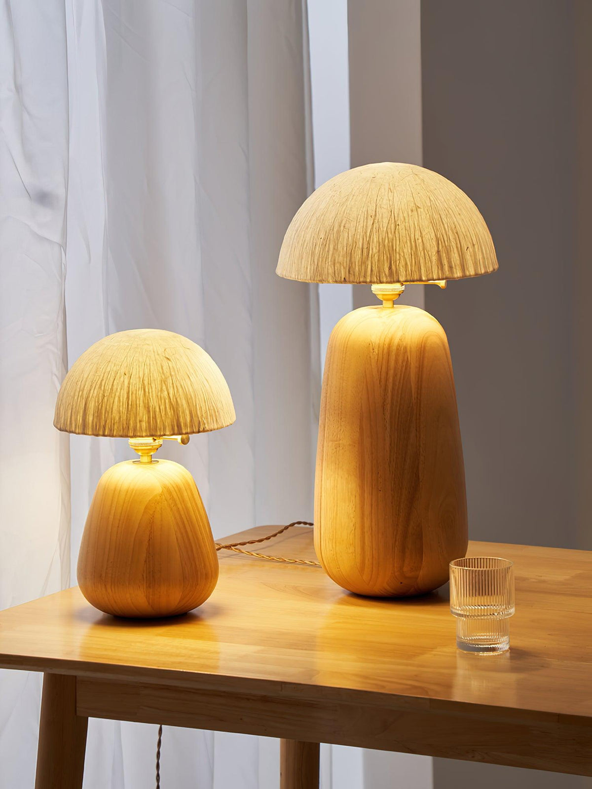 Elugan Tischleuchte aus Holz