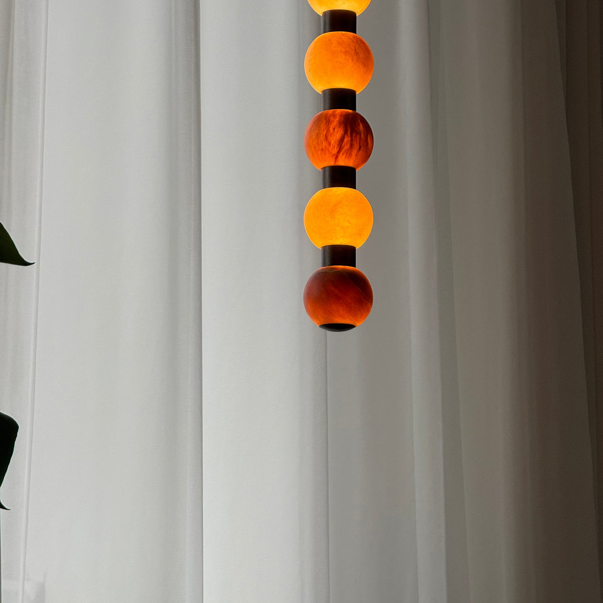 Loxford Alabaster-Pendelleuchte