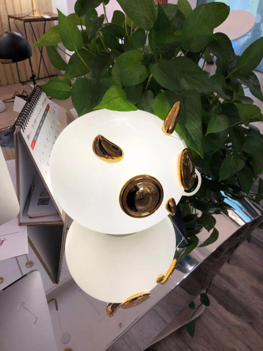 Marvelian Tischlampe in whimsischer Form
