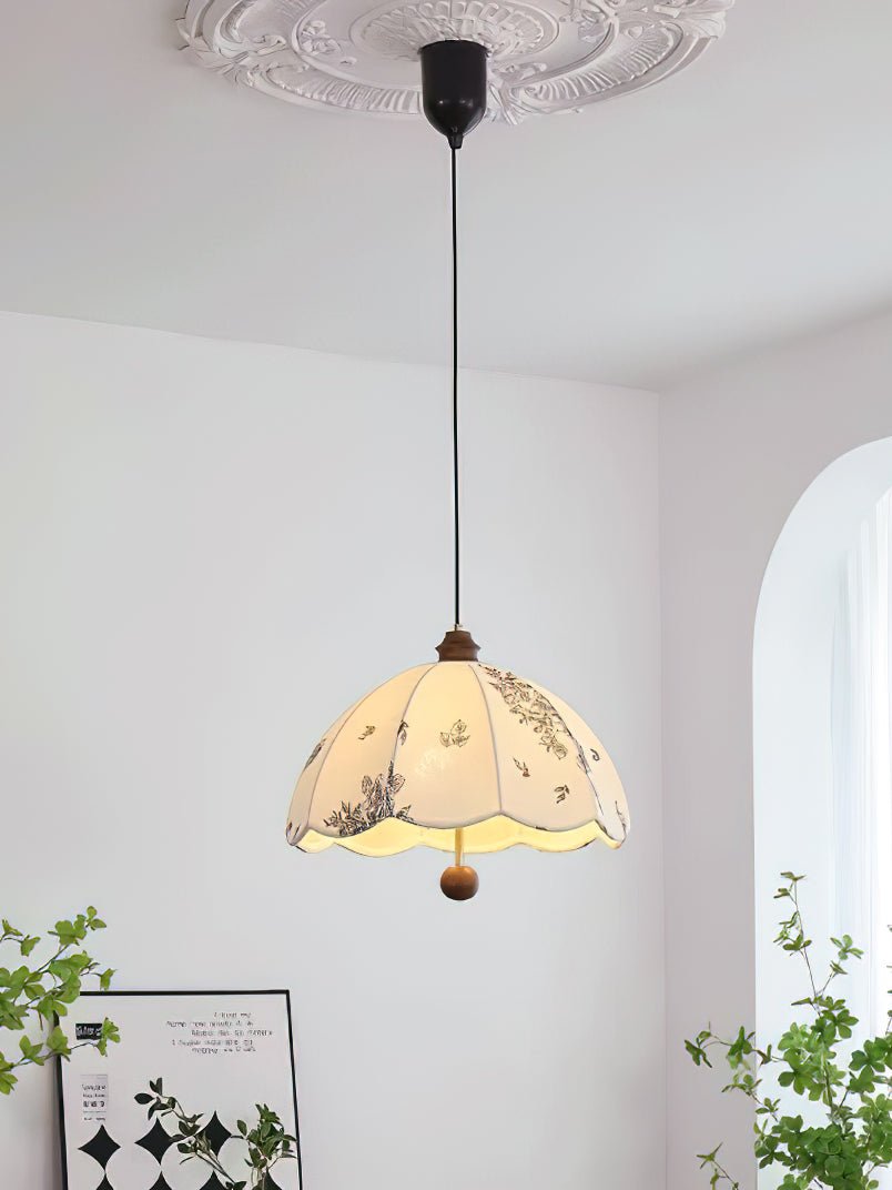 Vevenir Petal Whisper Pendelleuchte aus Holz und Stoff