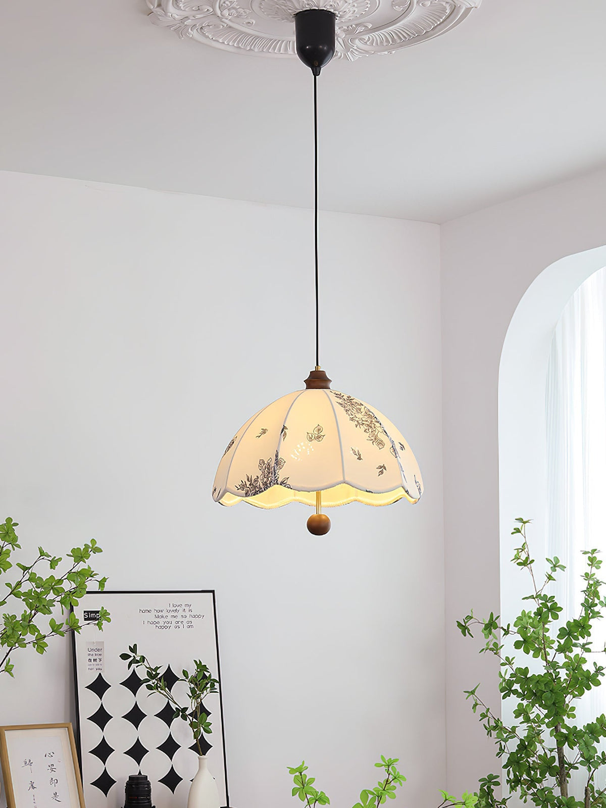 Vevenir Petal Whisper Pendelleuchte aus Holz und Stoff