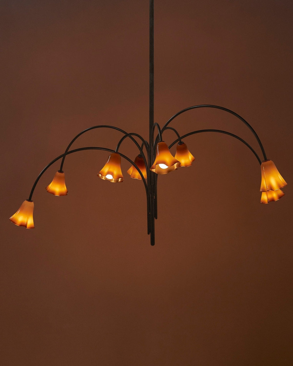 Lioreriel Kronleuchter Blossom Petal aus Glas mit geschwungenen Armen