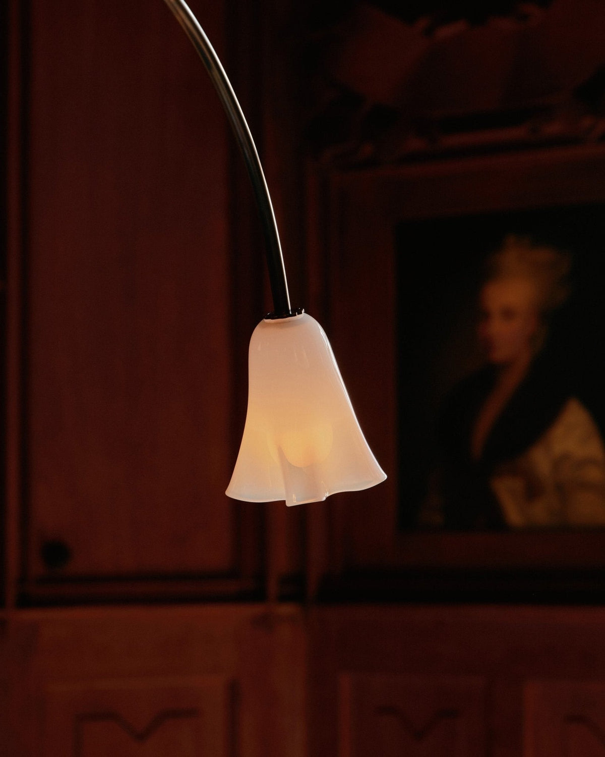 Lioreriel Kronleuchter Blossom Petal aus Glas mit geschwungenen Armen