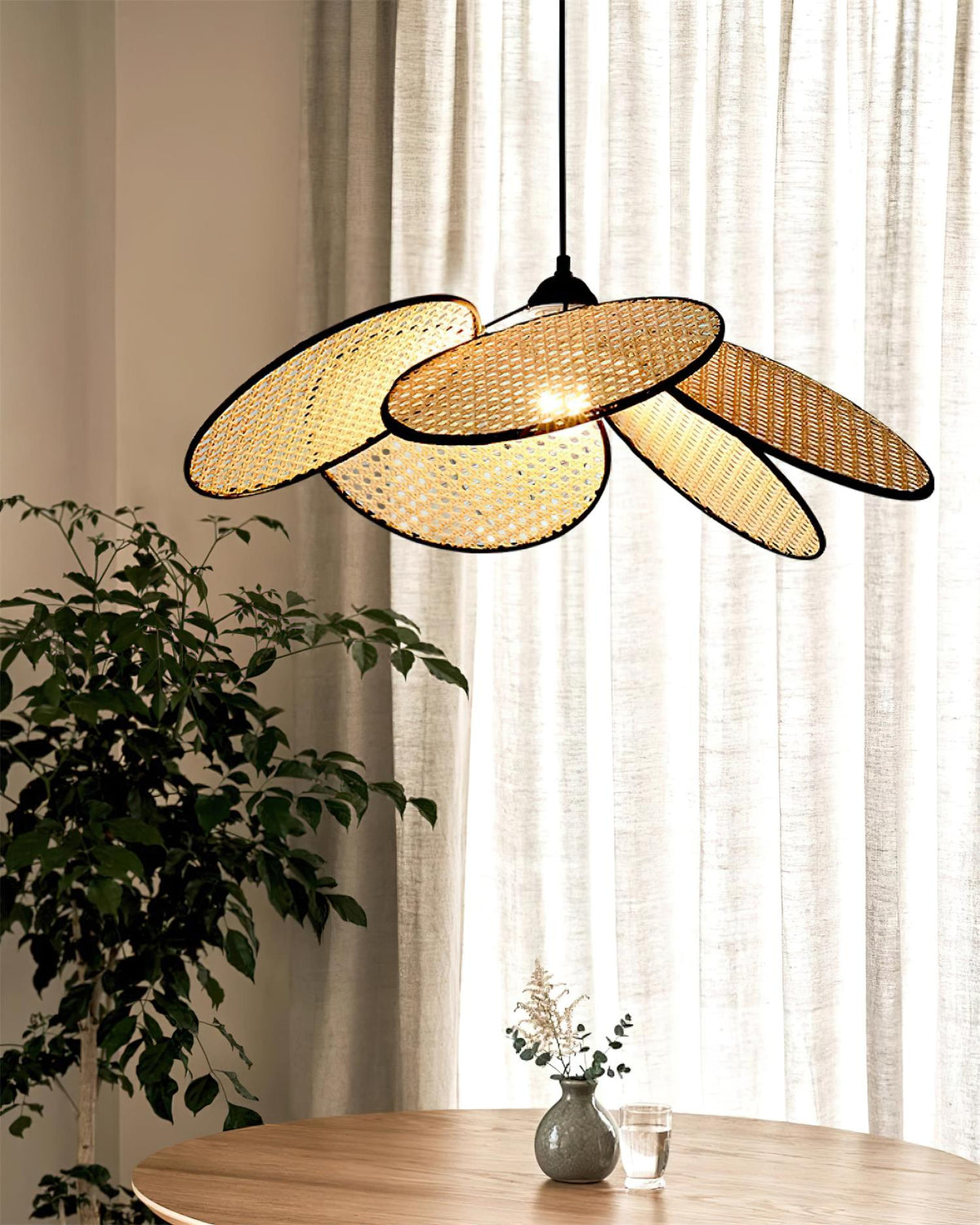 Vemarora Premium Elegance Petals Rattan-Stoff-Pendelleuchte