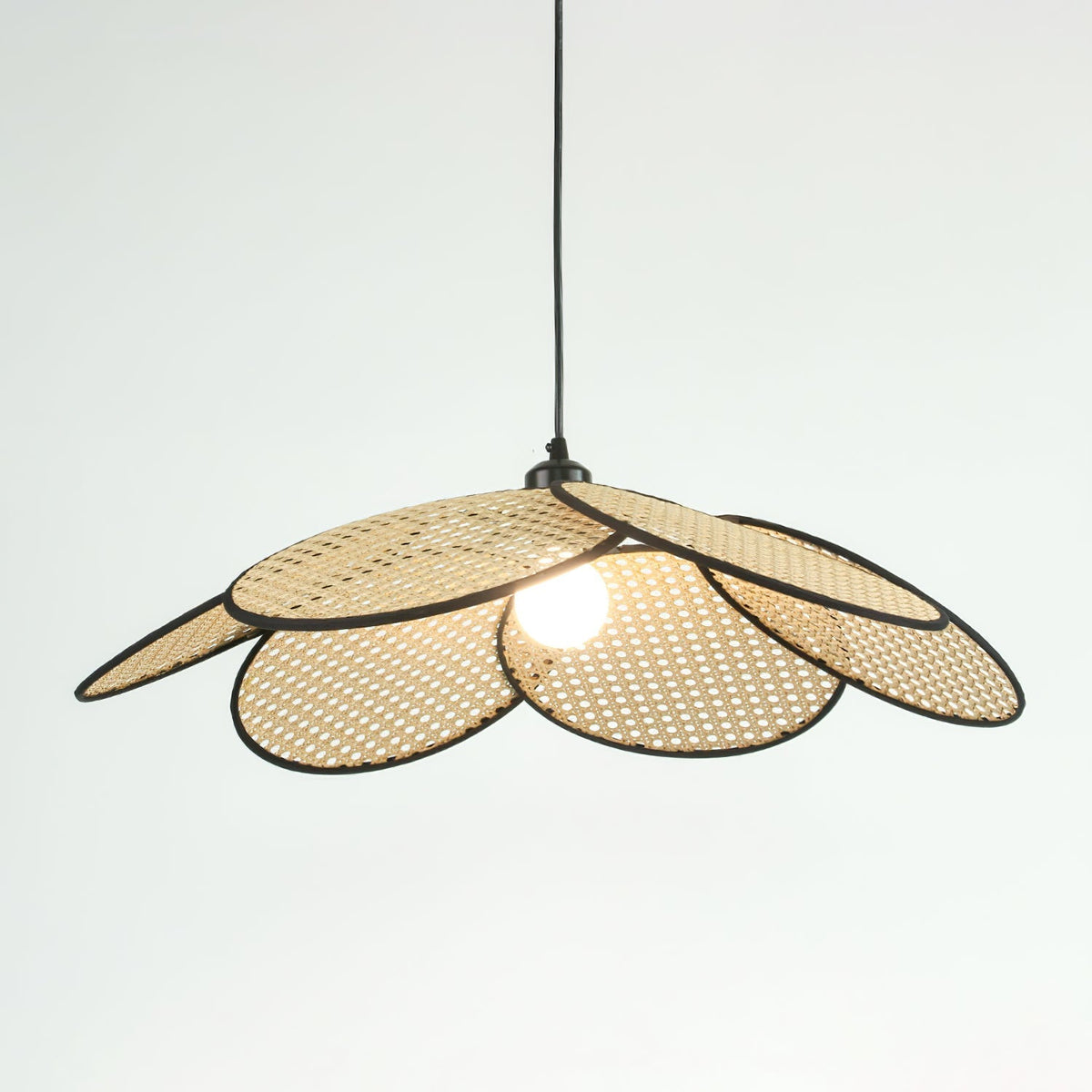 Vemarora Premium Elegance Petals Rattan-Stoff-Pendelleuchte