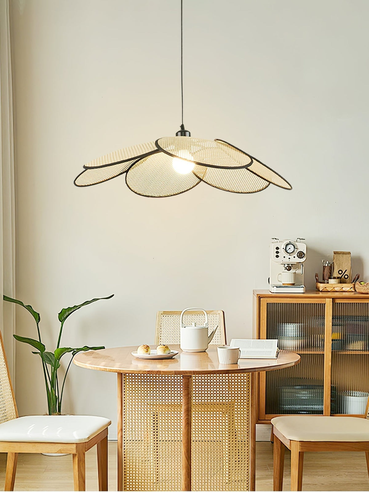 Vemarora Premium Elegance Petals Rattan-Stoff-Pendelleuchte