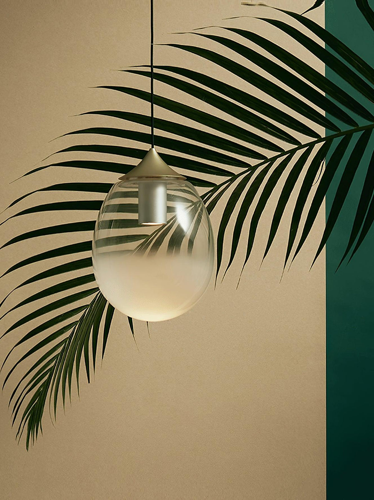 Ovoin Pendelleuchte aus Glas in künstlerischer Ausführung