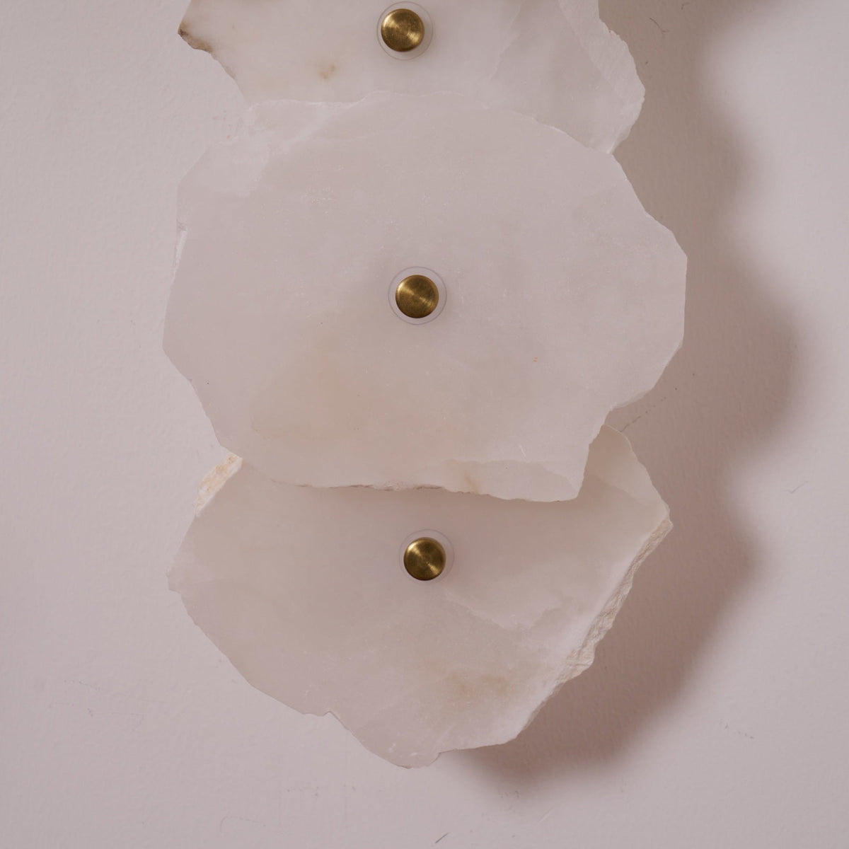 Alaeila Blumen-Cluster Alabaster-Wandleuchte