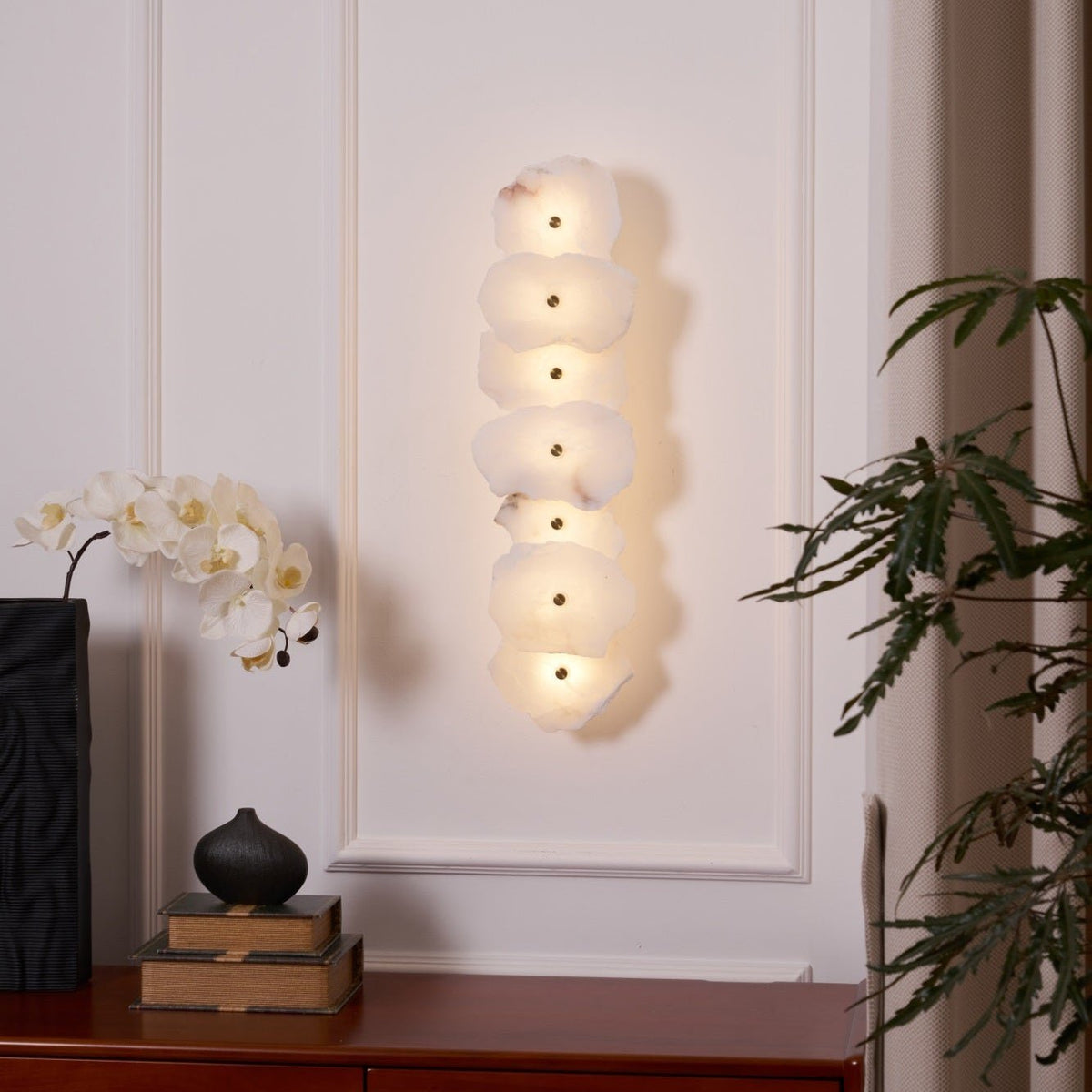 Alaeila Blumen-Cluster Alabaster-Wandleuchte
