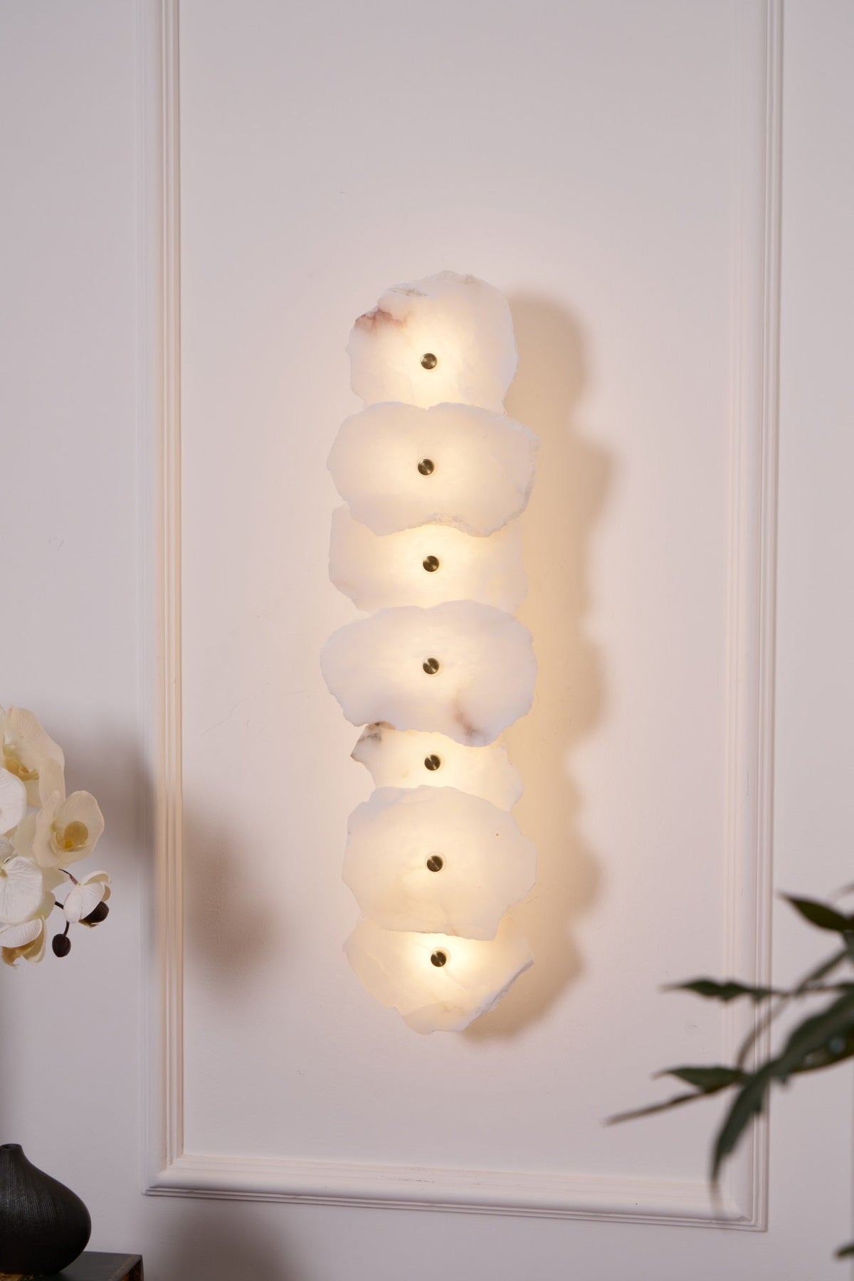 Alaeila Blumen-Cluster Alabaster-Wandleuchte