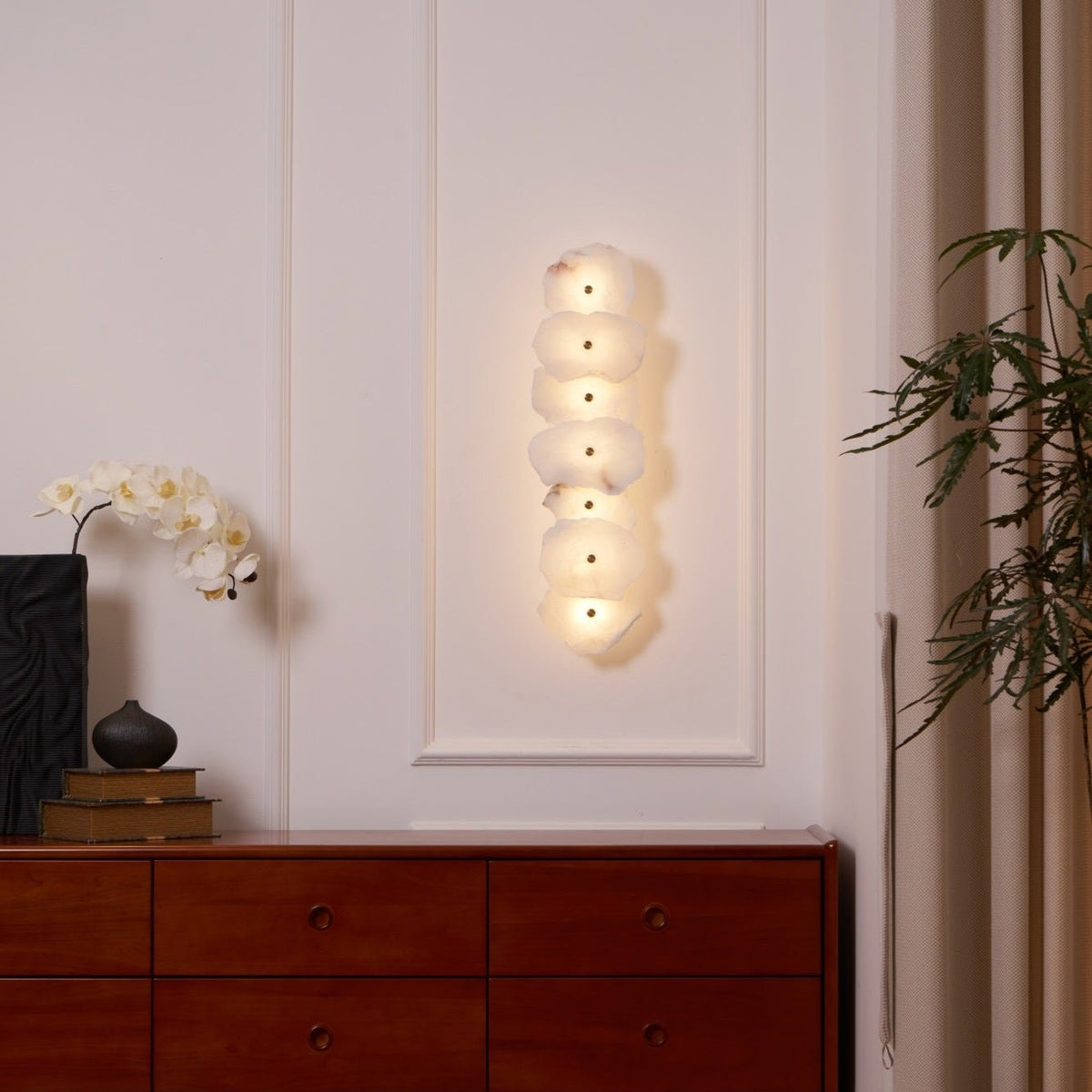 Alaeila Blumen-Cluster Alabaster-Wandleuchte
