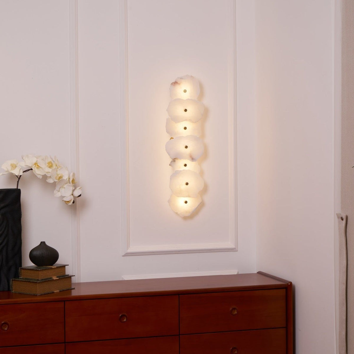 Alaeila Blumen-Cluster Alabaster-Wandleuchte