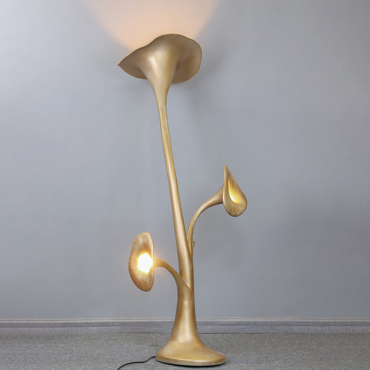 Esole Floral Stehleuchte aus Messing