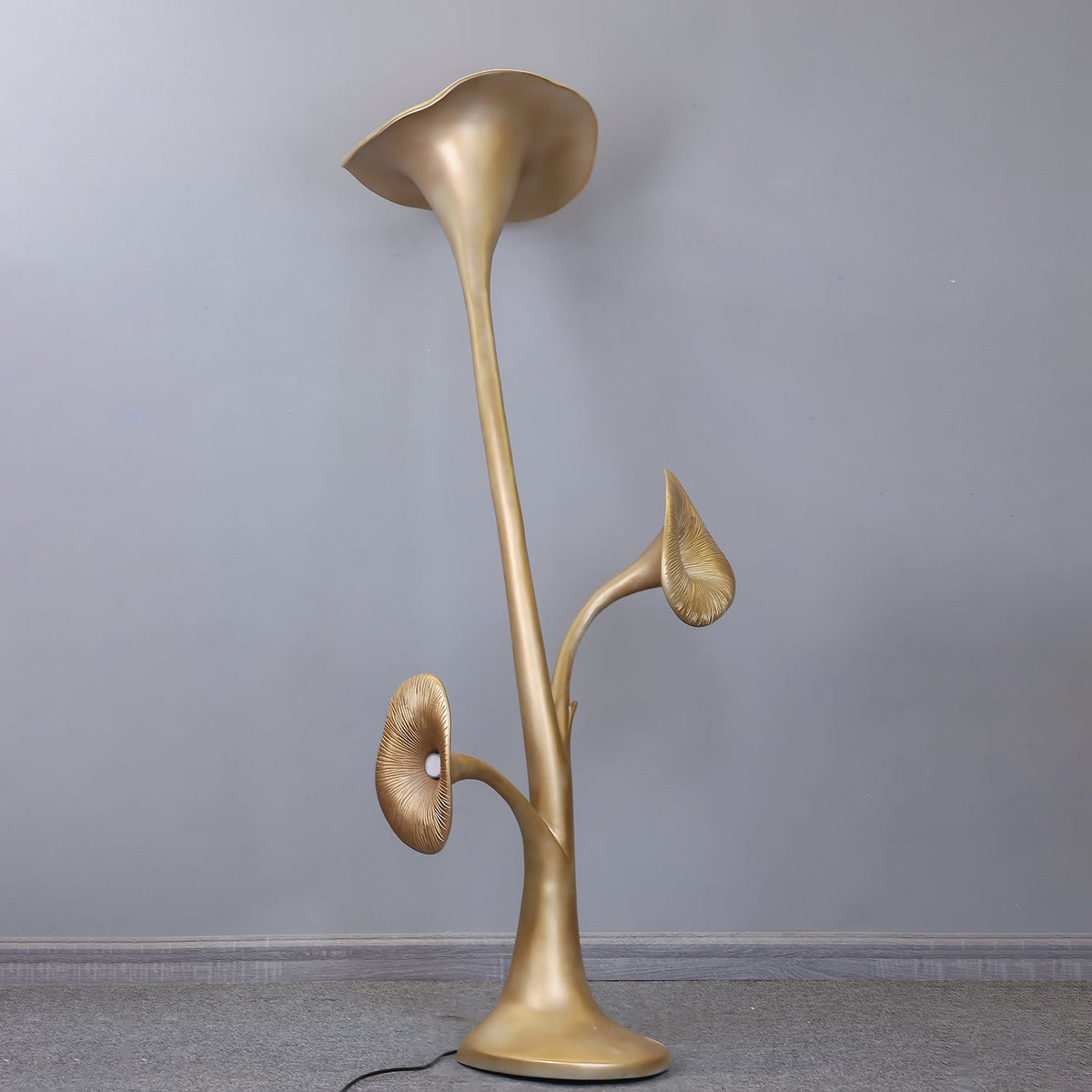 Esole Floral Stehleuchte aus Messing
