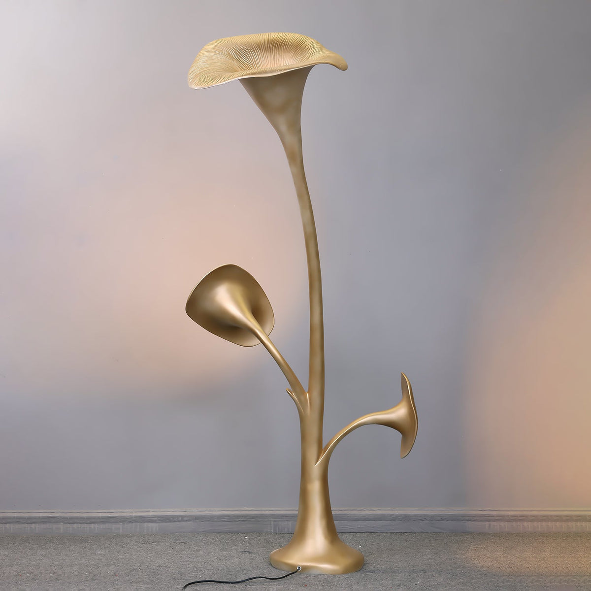 Esole Floral Stehleuchte aus Messing
