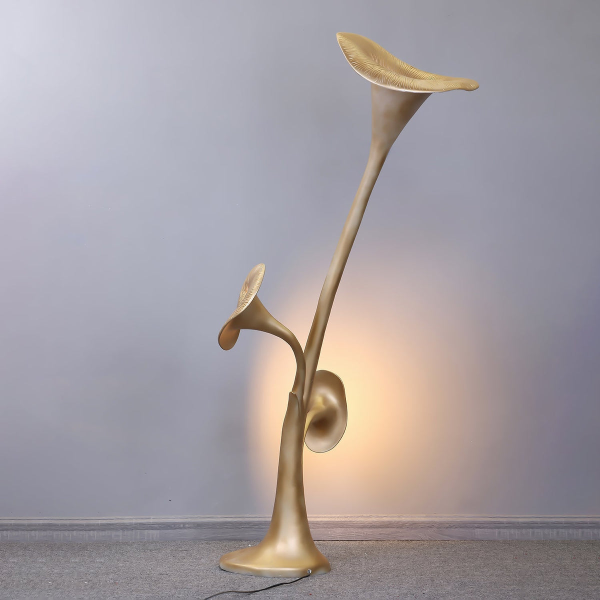 Esole Floral Stehleuchte aus Messing