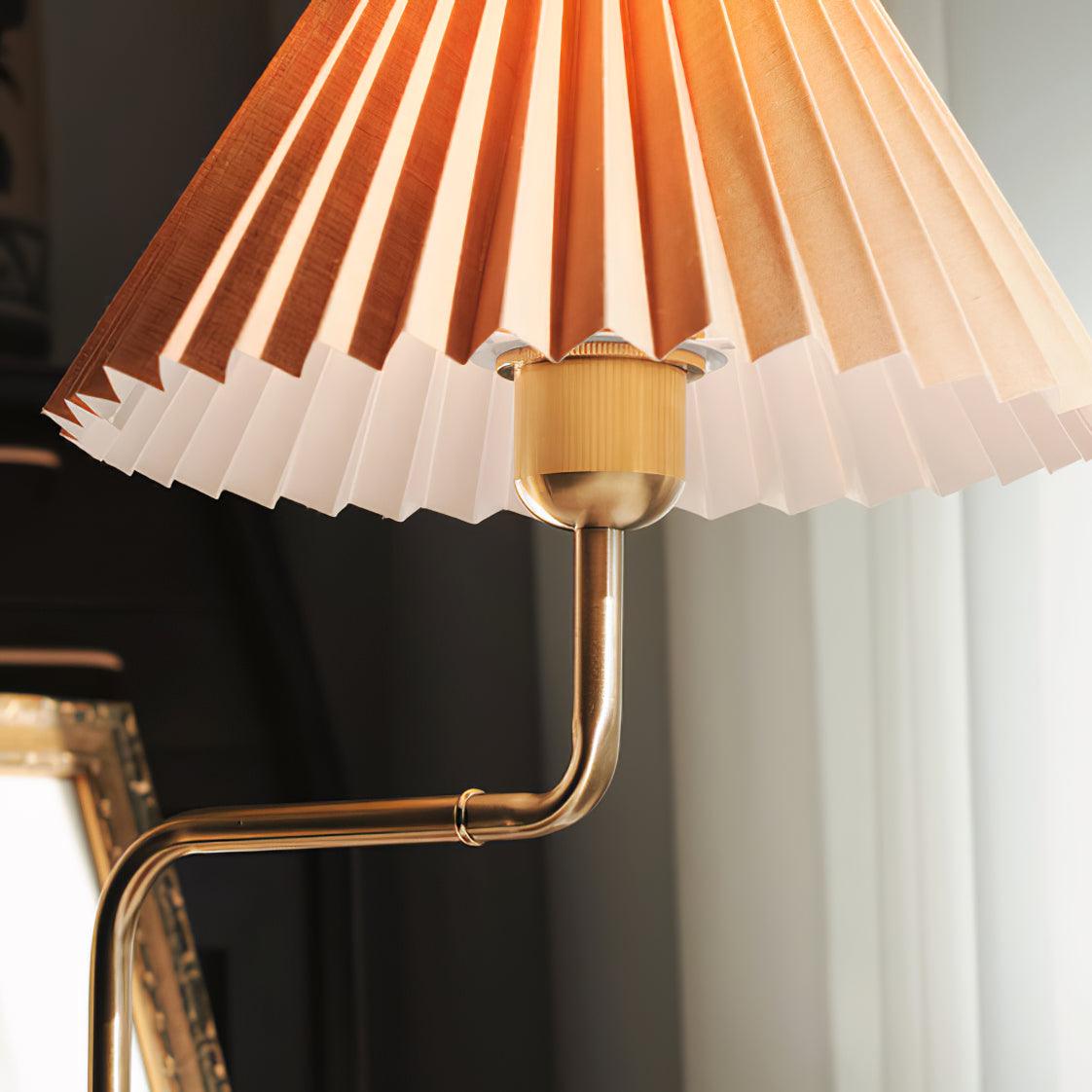 Rinenina Tischleuchte aus Holz und Stoff im Vintage-Stil