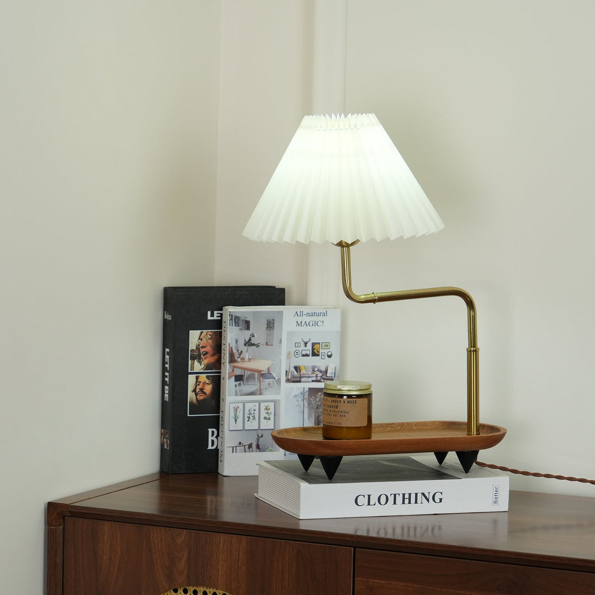 Rinenina Tischleuchte aus Holz und Stoff im Vintage-Stil