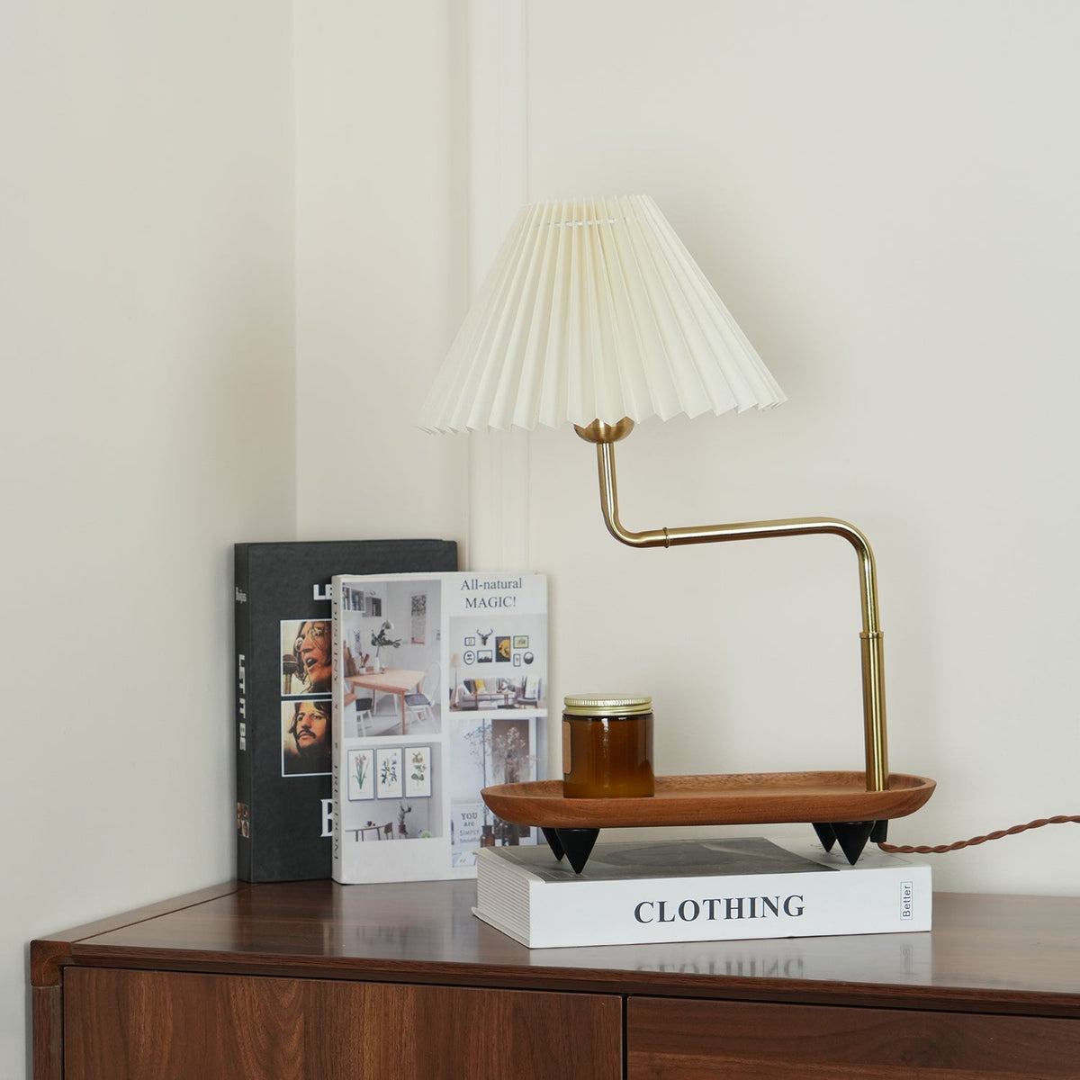 Rinenina Tischleuchte aus Holz und Stoff im Vintage-Stil