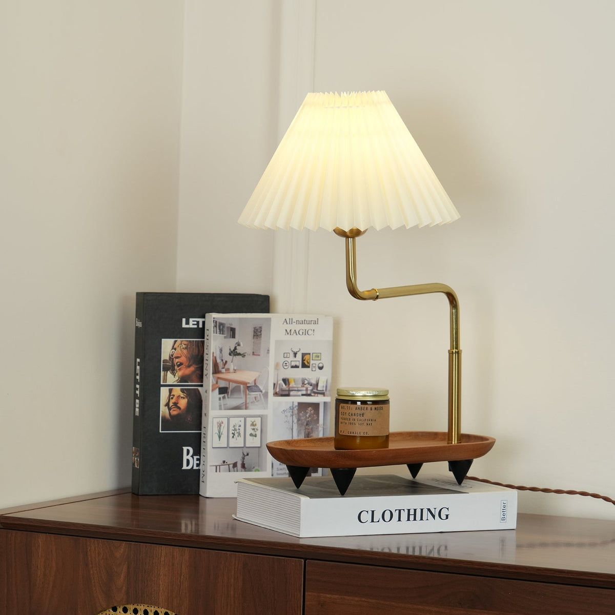 Rinenina Tischleuchte aus Holz und Stoff im Vintage-Stil