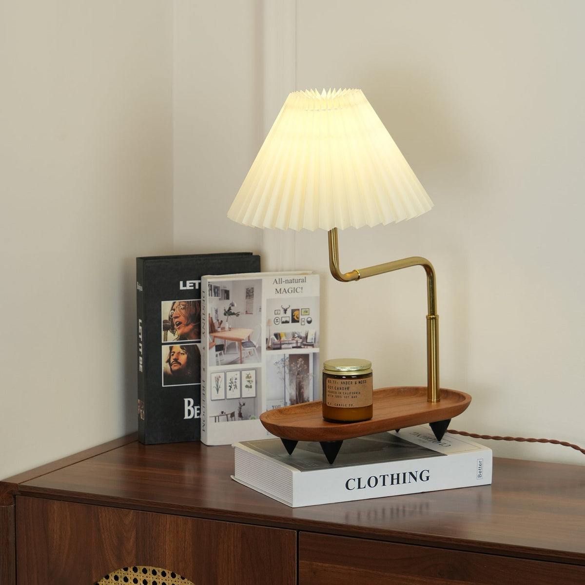 Rinenina Tischleuchte aus Holz und Stoff im Vintage-Stil