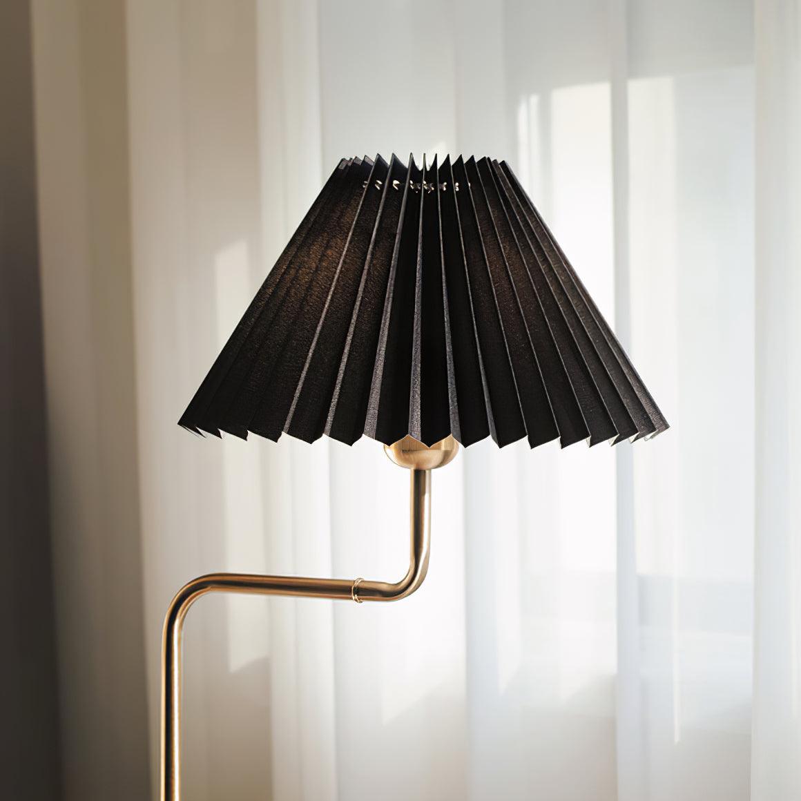 Rinenina Tischleuchte aus Holz und Stoff im Vintage-Stil