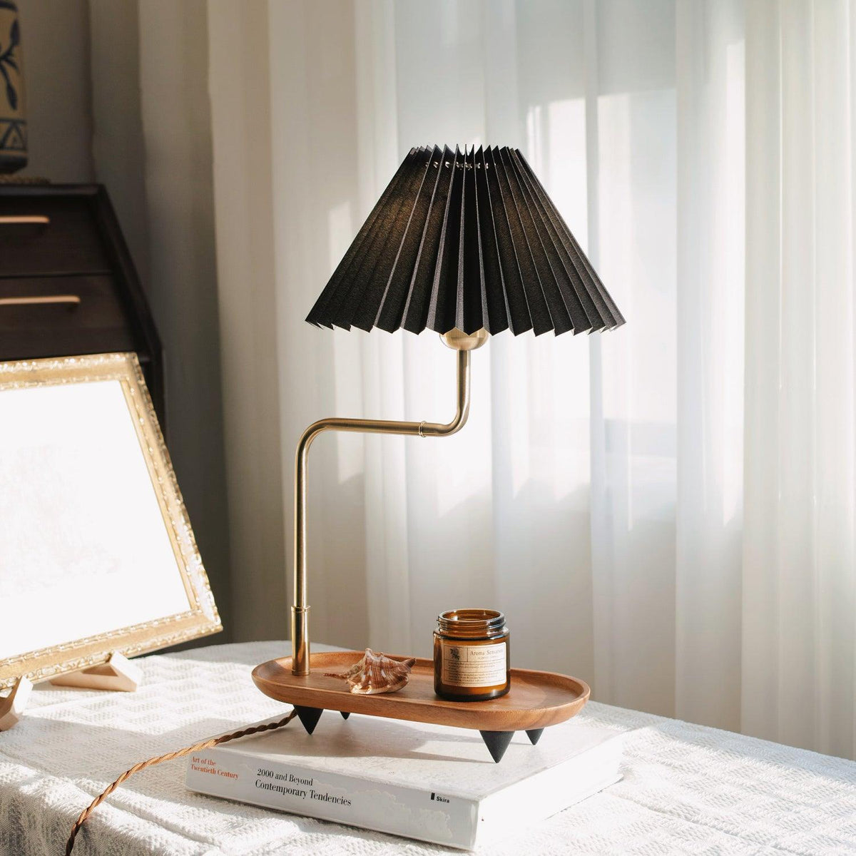 Rinenina Tischleuchte aus Holz und Stoff im Vintage-Stil