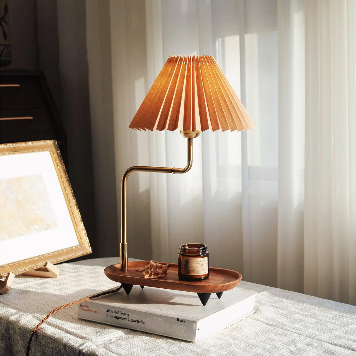 Rinenina Tischleuchte aus Holz und Stoff im Vintage-Stil