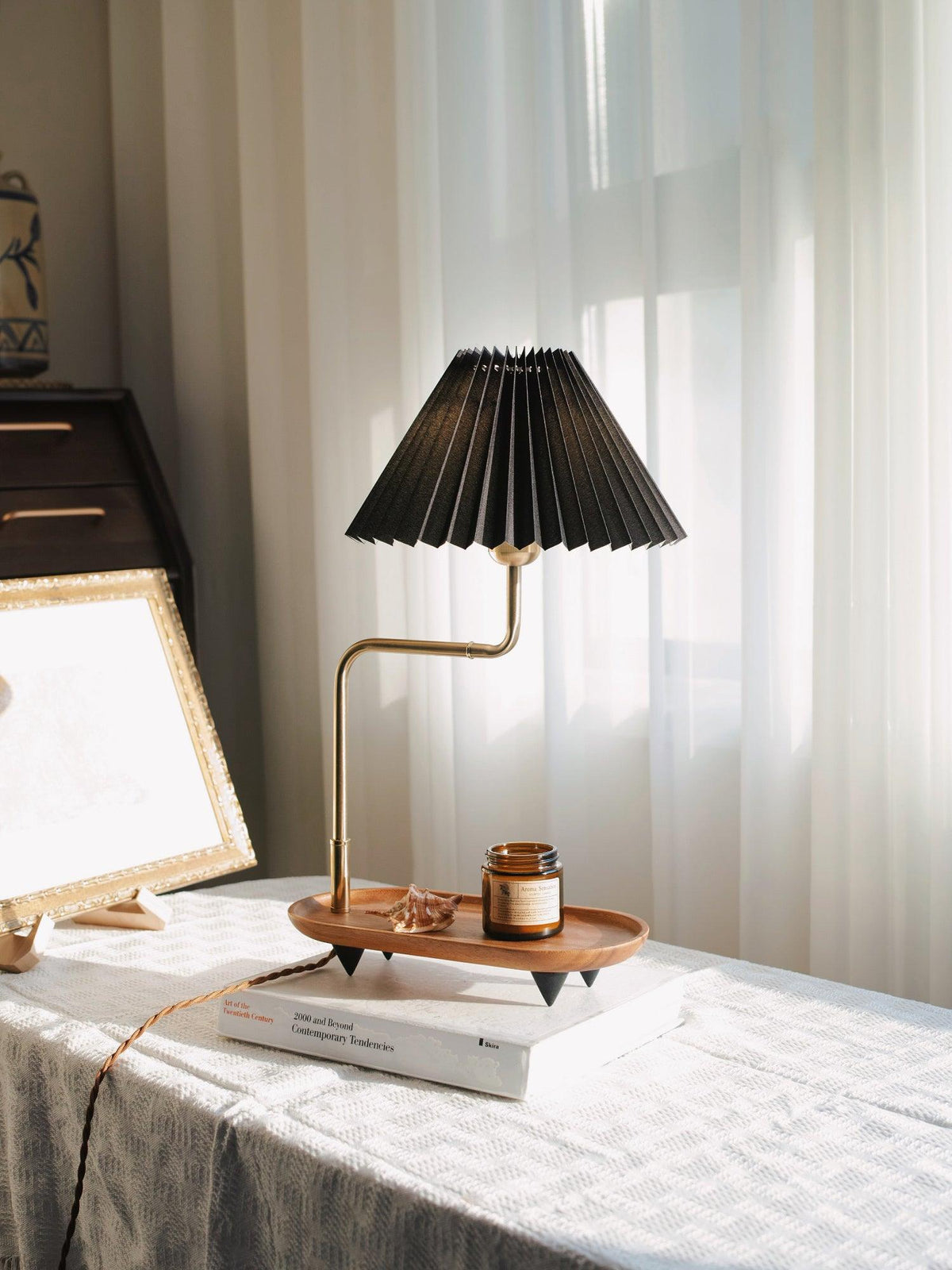 Rinenina Tischleuchte aus Holz und Stoff im Vintage-Stil