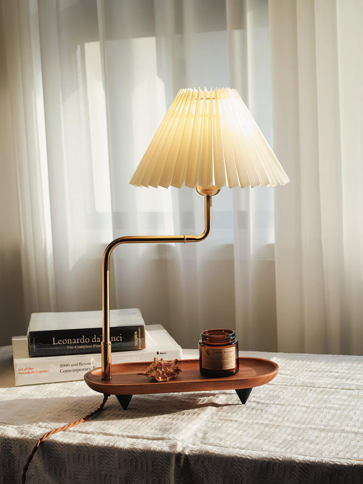 Rinenina Tischleuchte aus Holz und Stoff im Vintage-Stil