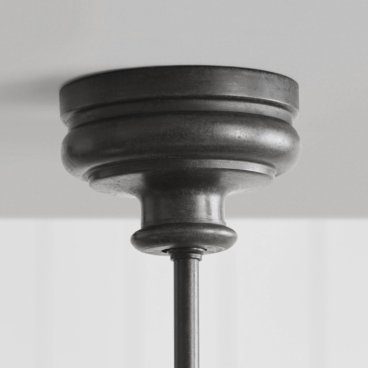 Norli Moderner linearer LED-Kronleuchter aus Metall