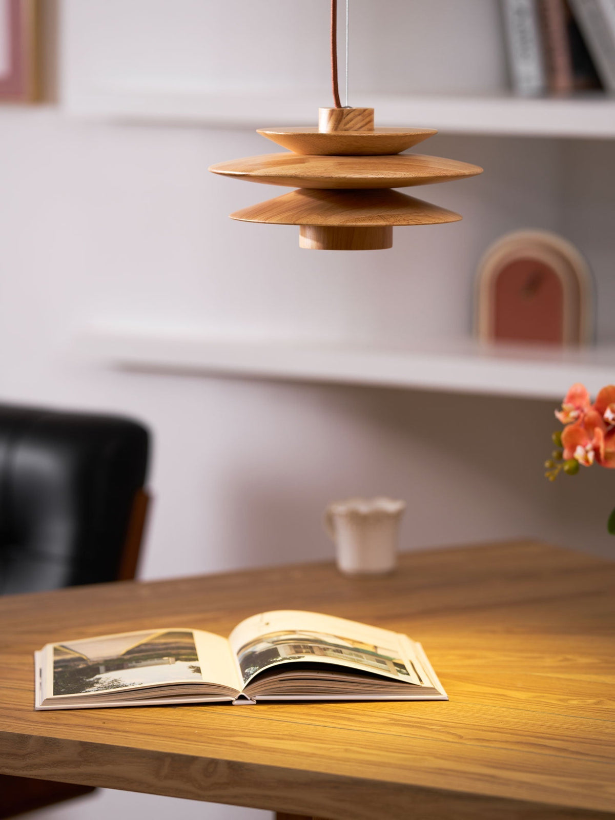 Elorda Pendelleuchte aus Holz im Retro-Stil