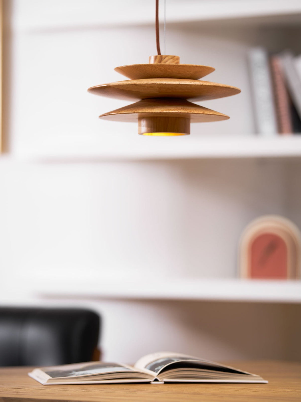 Elorda Pendelleuchte aus Holz im Retro-Stil