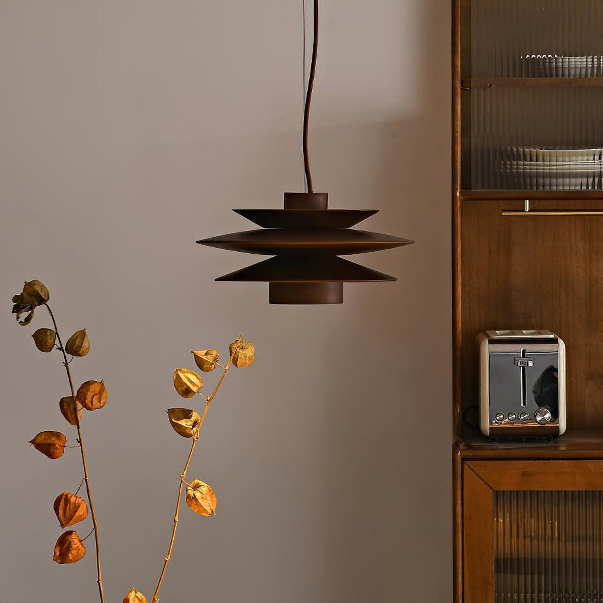 Axis Mid-Century-Pendelleuchte aus Walnussholz