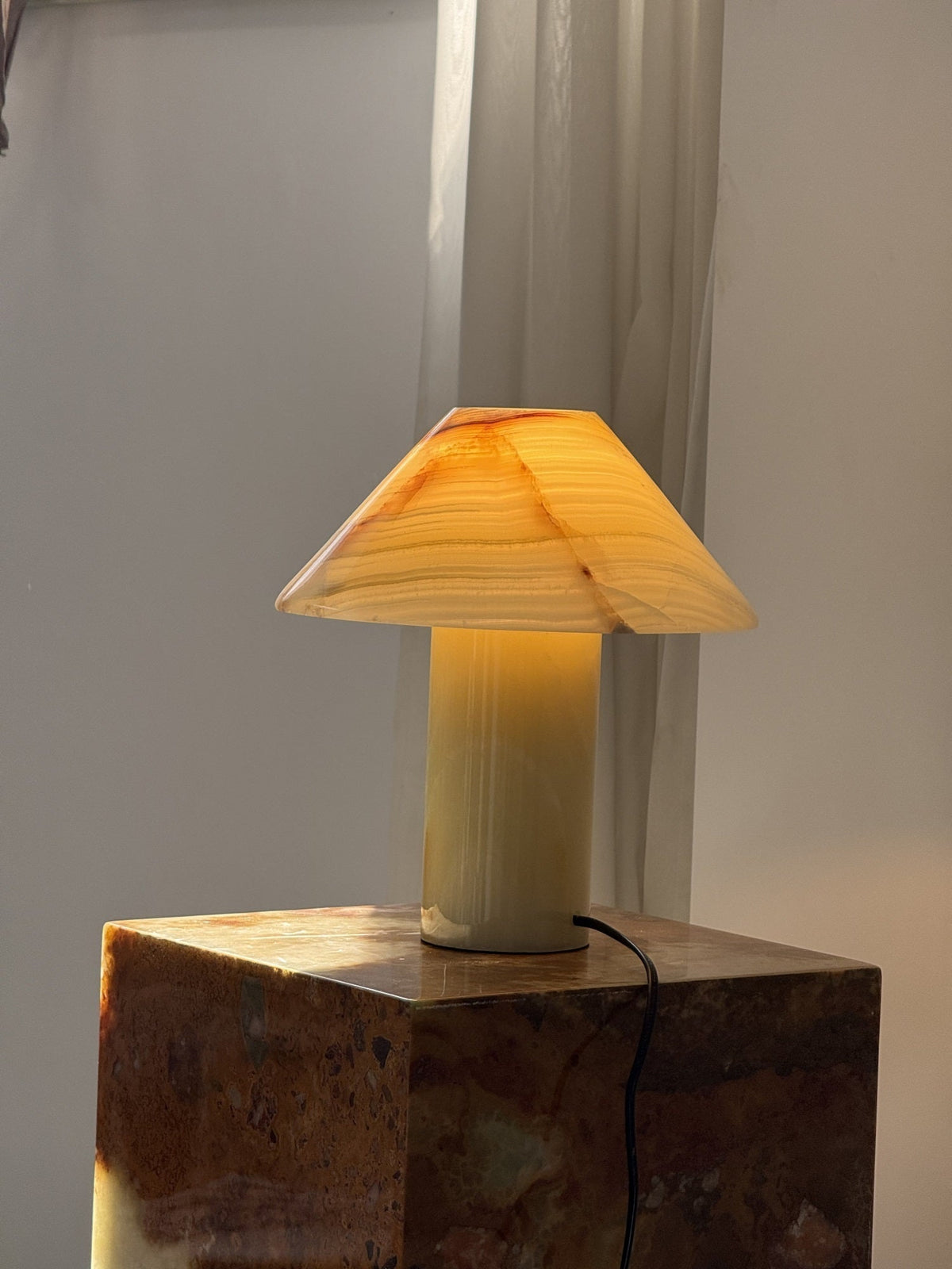 Pillar Stone Tischleuchte Cyan Onyx