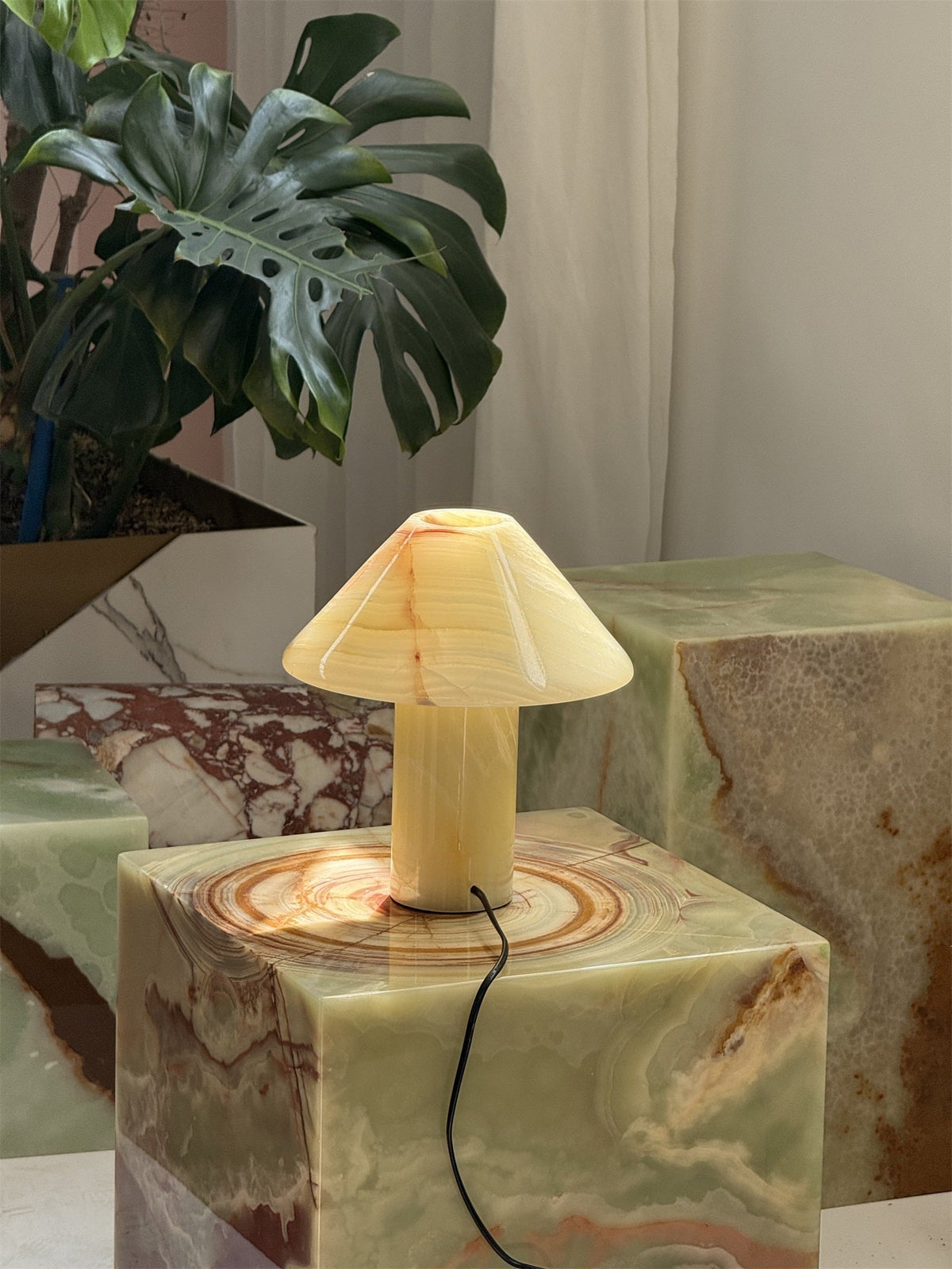 Pillar Stone Tischleuchte Cyan Onyx