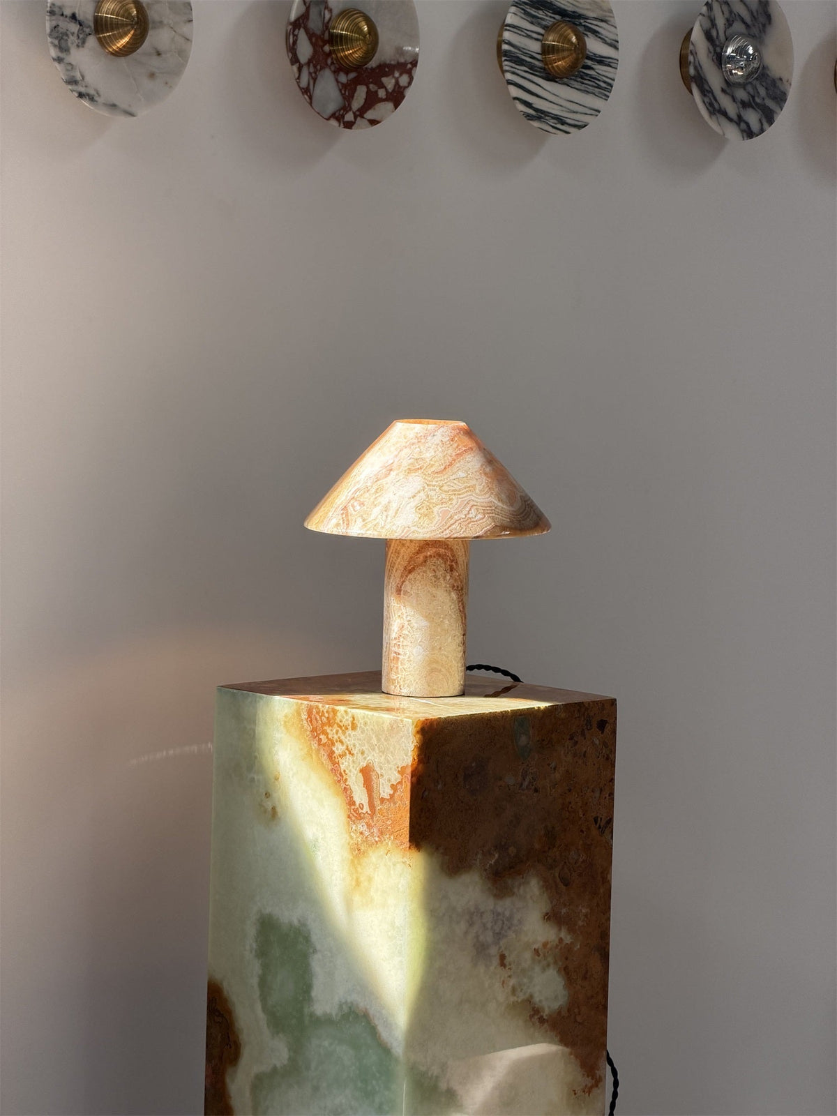 Pillar Stone Tischleuchte Cyan Onyx