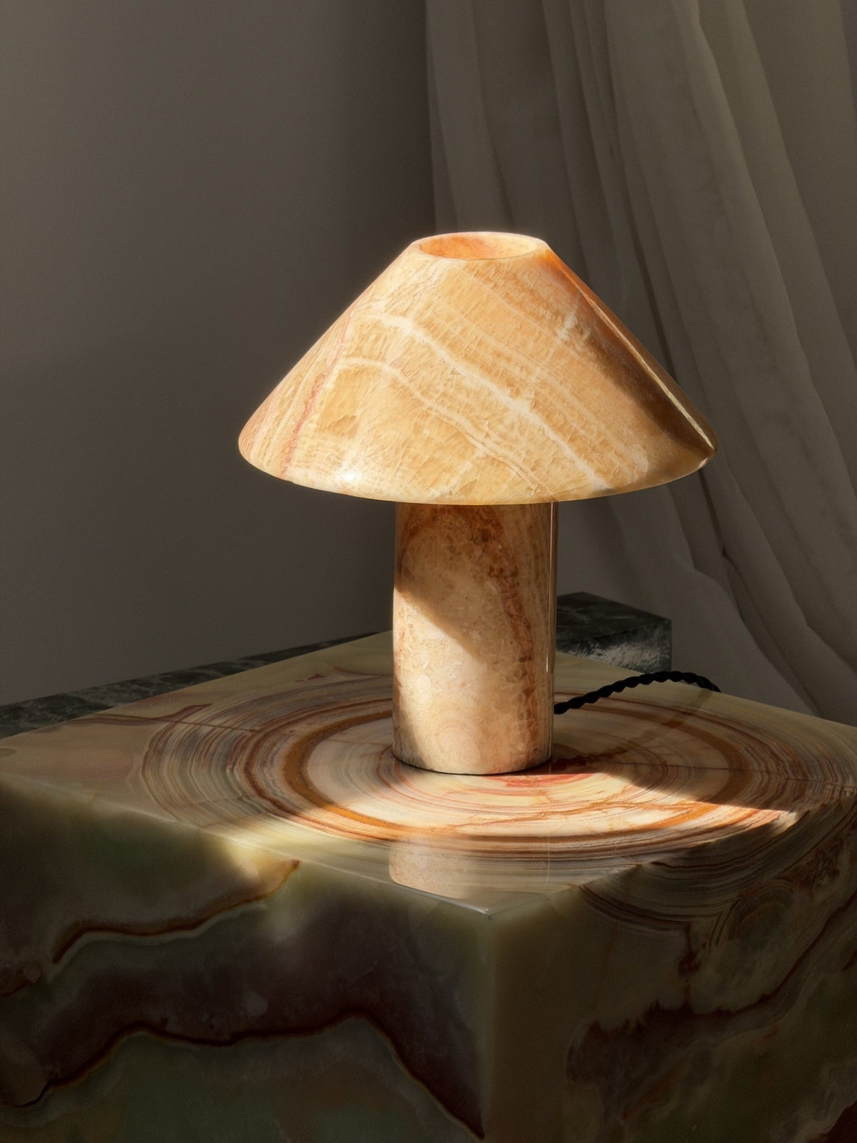 Pillar Stone Tischleuchte Cyan Onyx
