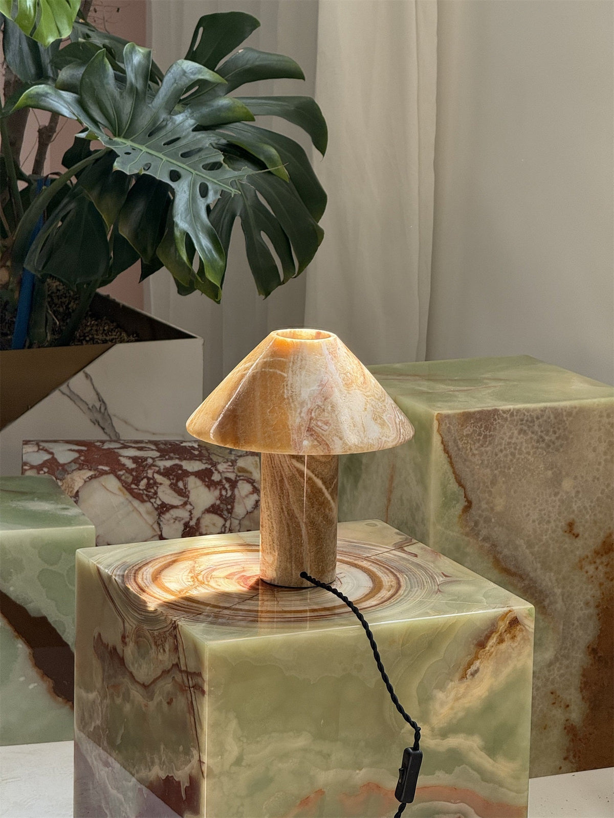 Pillar Stone Tischleuchte Cyan Onyx