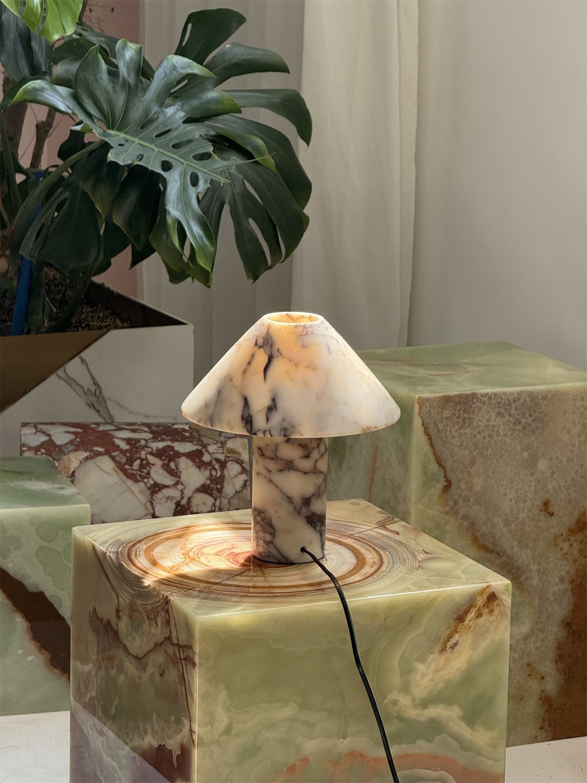 Pillar Stone Tischleuchte Cyan Onyx