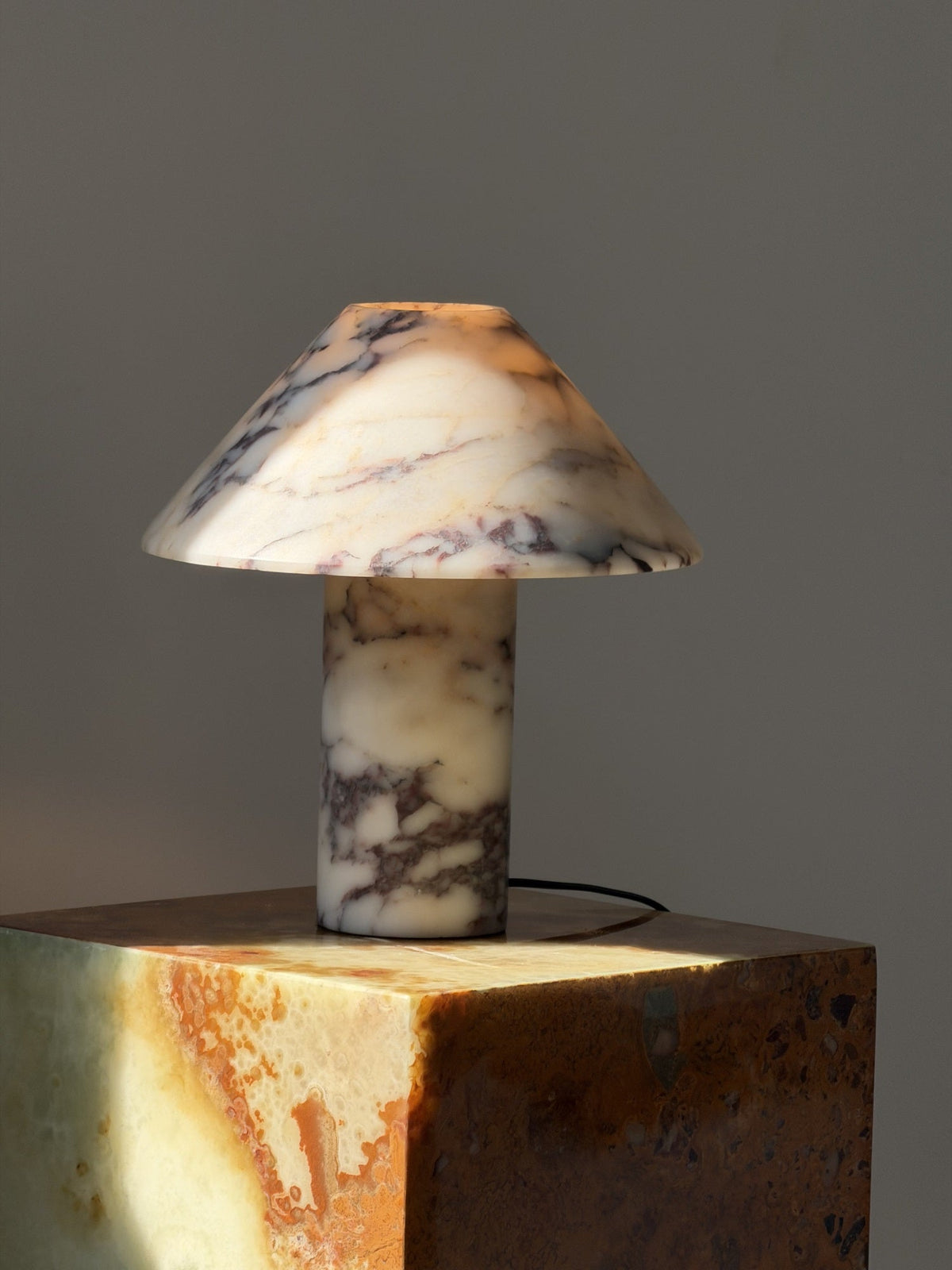 Pillar Stone Tischleuchte Cyan Onyx