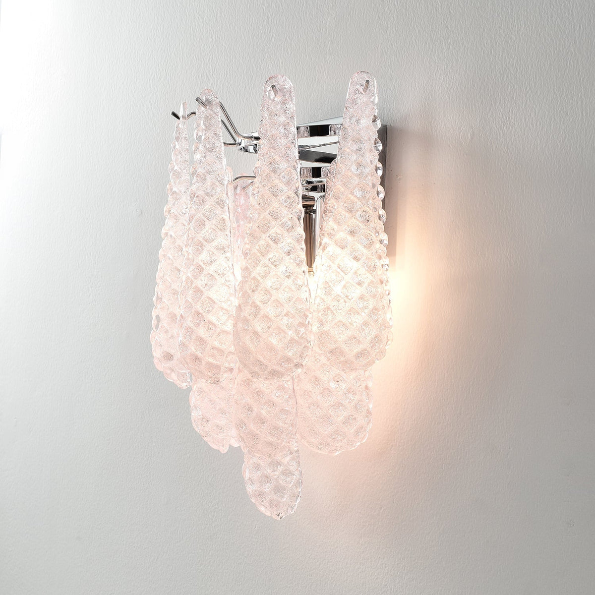Eirelora Wandleuchte aus rosa Waffelglas im modernen Stil