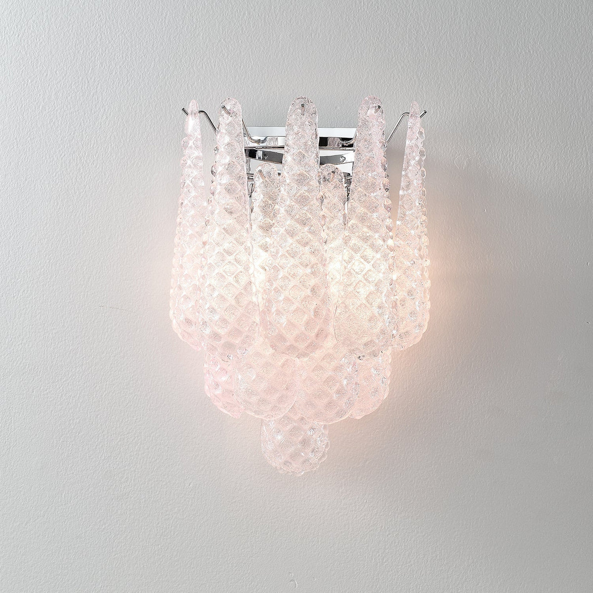 Eirelora Wandleuchte aus rosa Waffelglas im modernen Stil