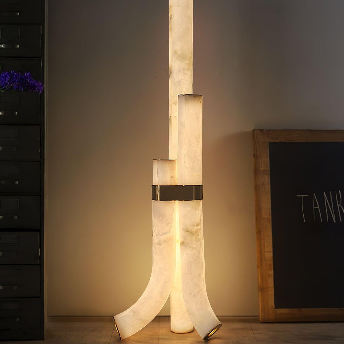 Nivoena Alabaster Stehleuchte