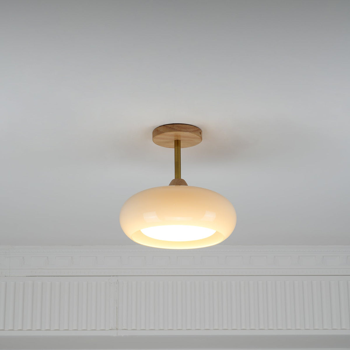 Aldaline Deckenleuchte aus Glas und Holz mit Lampenschirm